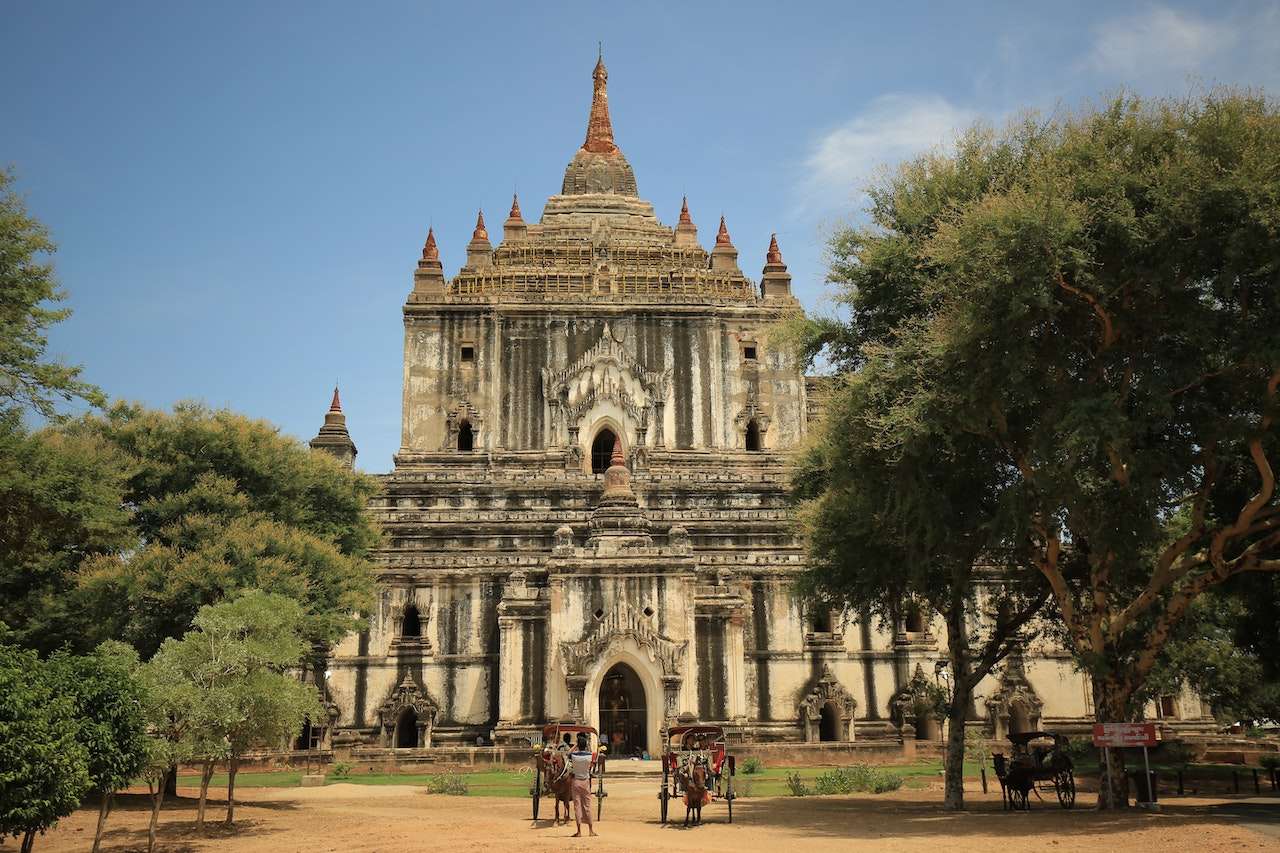 Explore the ancient temples and pagodas of Bagan, visit the sacred Shwedagon Pagoda, take a boat tour of Inle Lake, discover the traditional villages, and indulge in the delicious local cuisine when visiting Myanmar. Learn about top 10 things to see and do in this beautiful Southeast Asian country.