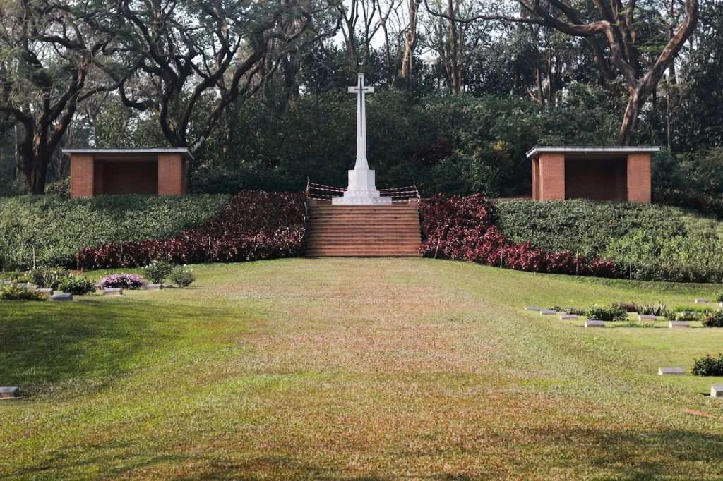 Explore the vibrant city of Chattogram, Bangladesh with our guide to the top 10 things to see and do. From ancient forts to beautiful beaches, discover the rich culture and history of this unique destination.